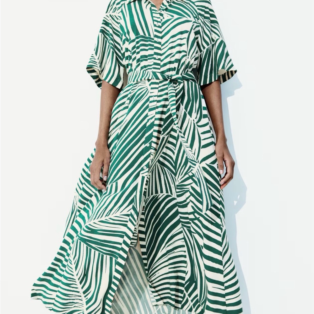 NWT H&M Green and White Patterned Tie Belt Dress